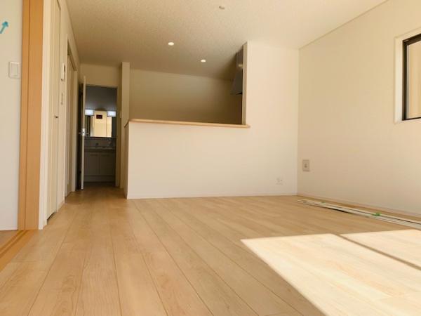 築2年　高岡町飯田４丁目戸建　目の前大きな公園