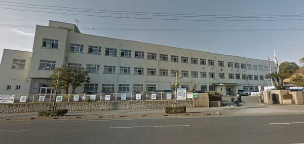 宮崎市中村西2丁目の土地(宮崎市立大淀中学校)