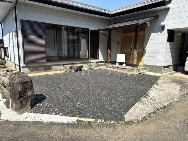 【即入居可】自然に囲まれた日当たり良好一戸建て