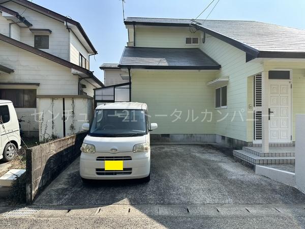 【即入居可】自然豊かな分譲地の中古一戸建て