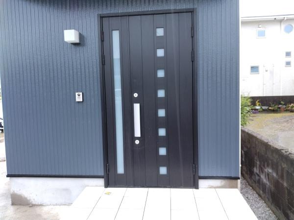 宮崎市大字恒久の中古一戸建て(玄関)