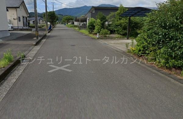 築浅の程度良好、駐車場スペース充実の中古住宅です