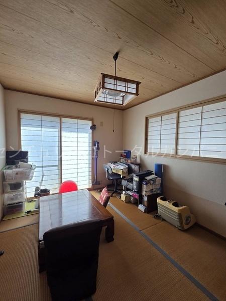駐車場並列2台可能外壁塗装済の2階建戸建て