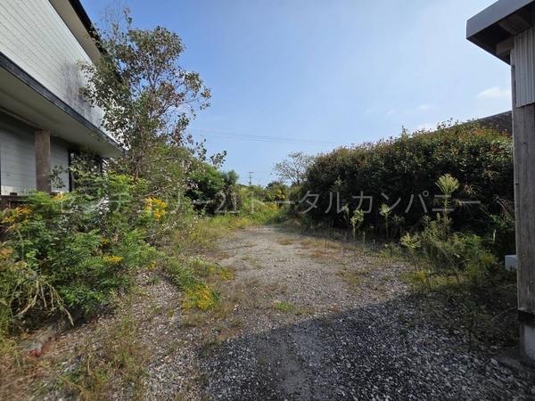 敷地広々のどかな自然の広がる一戸建て