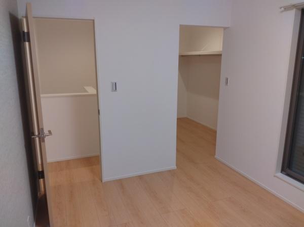 大塚町窪田モデル(洋室)