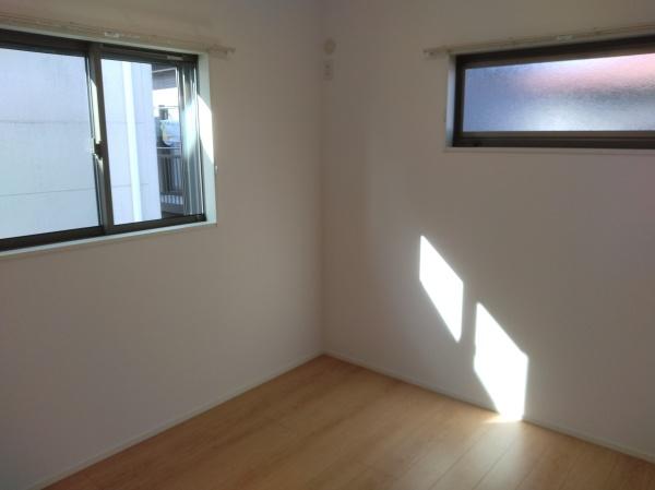 大塚町窪田モデル(洋室)