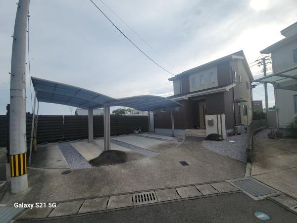 築浅糸原倉岡ニュータウン駐車場3台２階建戸建