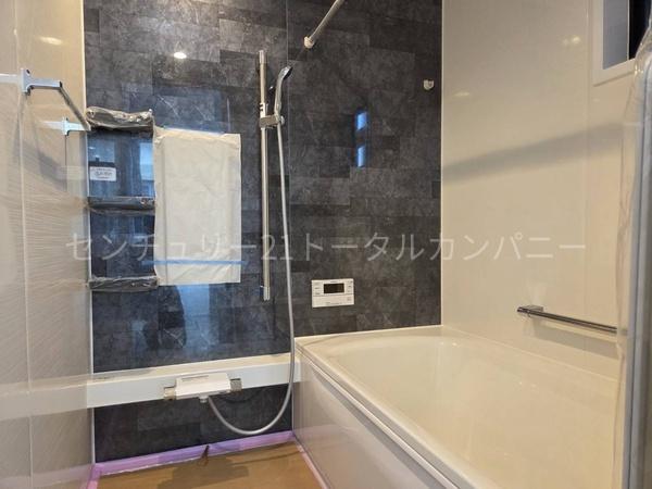 小学校、スーパー近くの新築一戸建てです