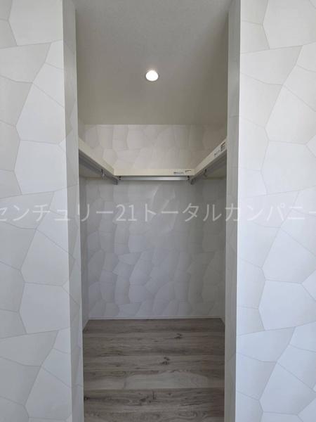 小学校、スーパー近くの新築一戸建てです