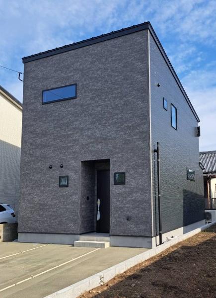 小学校、スーパー近くの新築一戸建てです