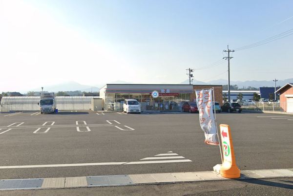 新富町ホテル　広々した敷地に合計12部屋(セブンイレブン西都右松店)