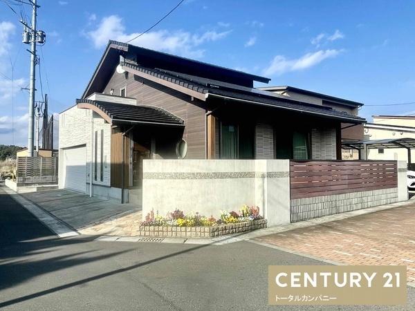 佐土原町築浅中古住宅　ゴルフライフを満喫できる環境です