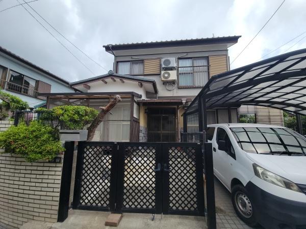 南道路★小松二階建て★敷地内駐車5台可★倉庫車庫付★