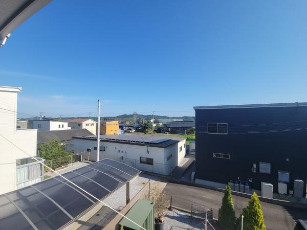 築5年・国富町本庄・車4台可・お庭付き2階建・