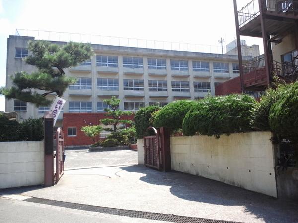 泉南市信達市場の中古一戸建て(泉南市立信達中学校)