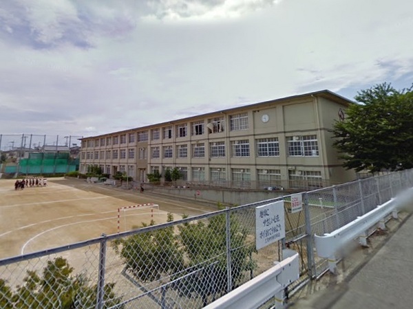 岸和田市神須屋町の中古一戸建て(岸和田市立土生中学校)