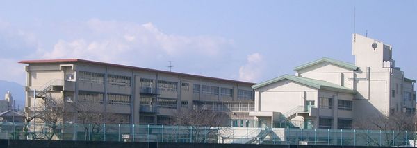 河内長野市千代田南町の中古一戸建て(河内長野市立千代田中学校)