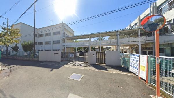 富田林市中野町2丁目の中古一戸建て(富田林市立新堂小学校)