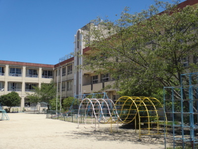 エバーランドシティ新泉北5番館 中古マンション(和泉市立光明台北小学校)