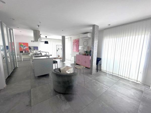 貝塚市東山１丁目の中古一戸建