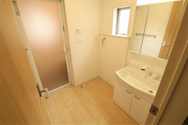 クレイドルガーデン泉佐野市上瓦屋第３　３号棟　新築戸建