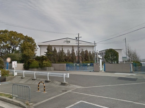 泉佐野市市場東1丁目の中古一戸建て(泉佐野市立中央小学校)