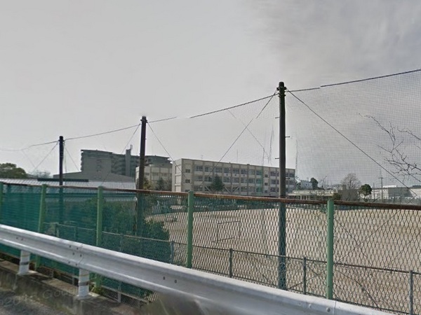 泉佐野市市場東1丁目の中古一戸建て(泉佐野市立新池中学校)