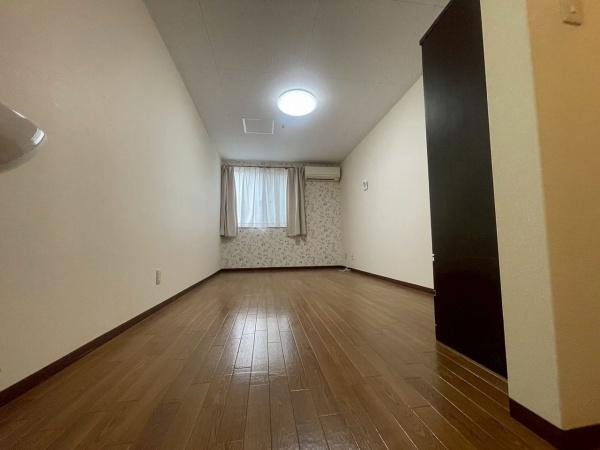 泉南郡熊取町久保二丁目　共同住宅