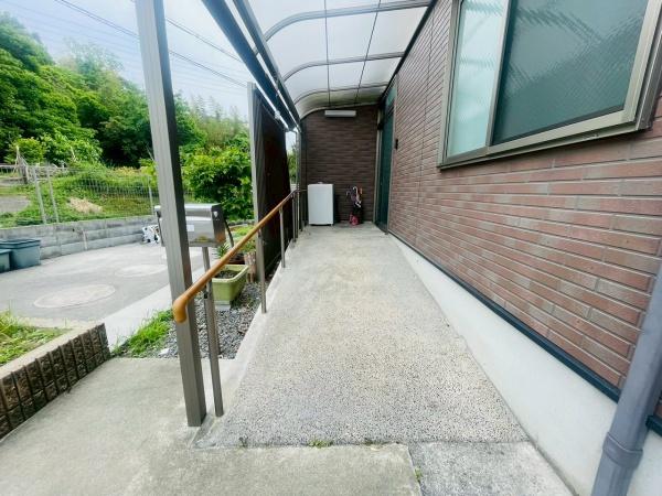 泉南郡熊取町久保二丁目　共同住宅
