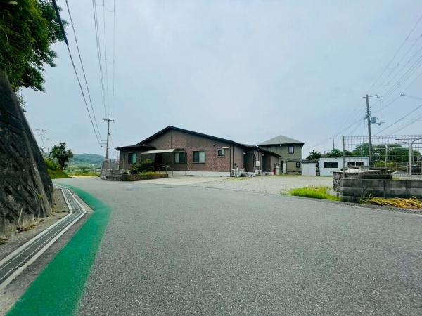 泉南郡熊取町久保二丁目　共同住宅