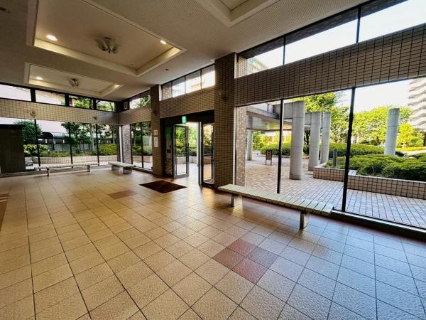 コート和泉府中セルカC棟 中古マンション(エントランス)