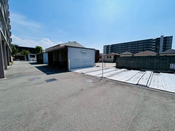 セザール和泉中央 中古マンション(駐車場)