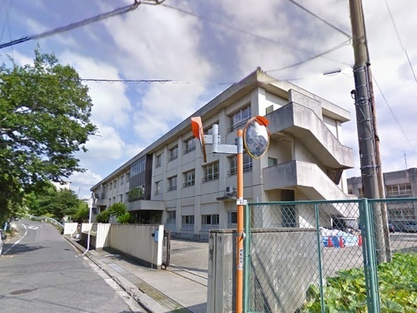 岸和田市神須屋町の中古一戸建て(岸和田市立天神山小学校)