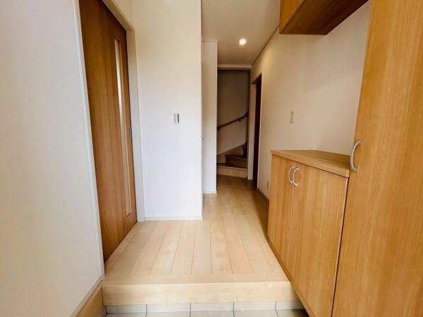 貝塚市堀3丁目の中古一戸建て(玄関)