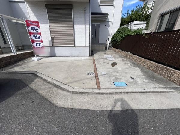貝塚市堀3丁目の中古一戸建て(駐車場)