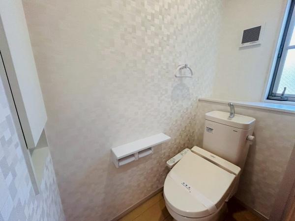 貝塚市堀3丁目の中古一戸建て(トイレ)