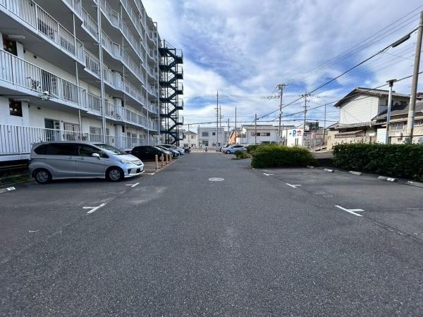 パレス貝塚 中古マンション(駐車場)