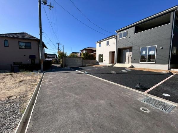 貝塚市地藏堂の新築一戸建(前面道路含む現地写真)