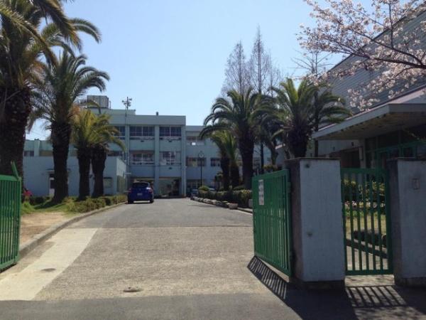 メゾンドールラーバン和泉パークス3番館 中古マンション(和泉市立郷荘中学校)