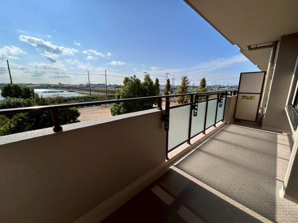 メゾンドールラーバン和泉パークス３番館　中古マンション