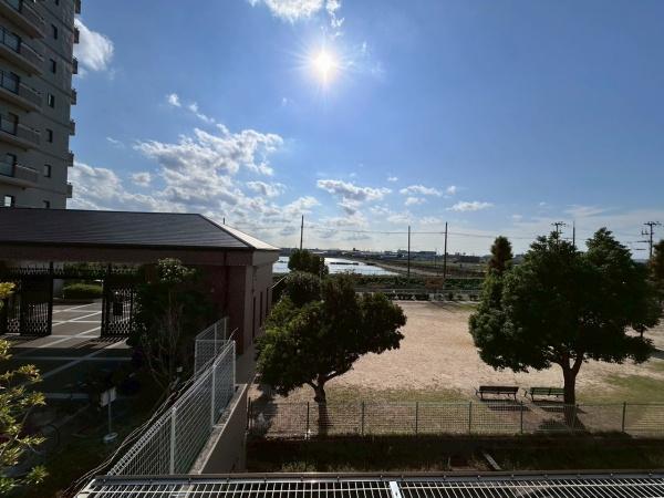 メゾンドールラーバン和泉パークス３番館　中古マンション