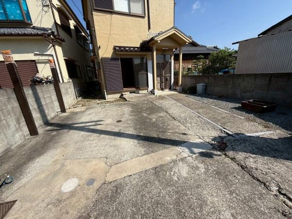 岸和田市今木町の中古一戸建て(駐車場)