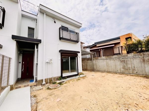 和泉市鶴山台１丁目の中古テラスハウス