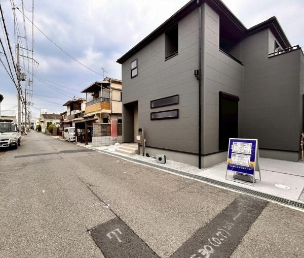 泉佐野市鶴原３丁目の新築一戸建