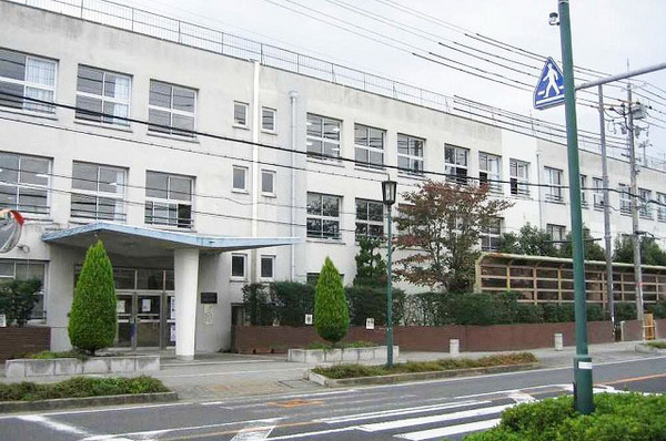 泉南市馬場２丁目の中古一戸建て(泉南市立泉南中学校)