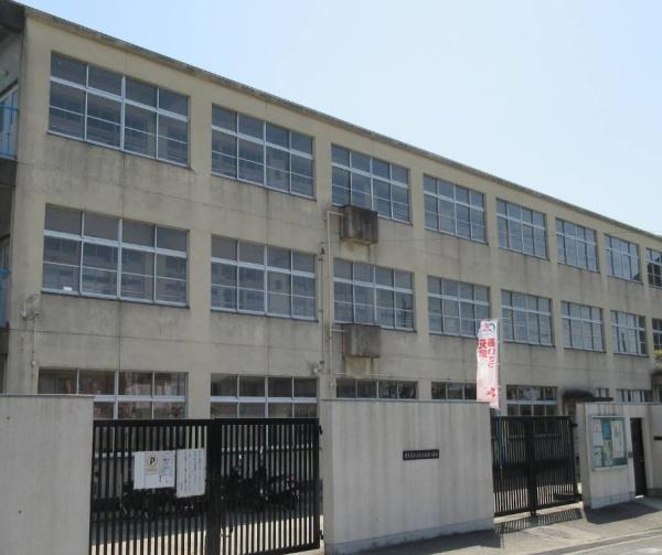 東大阪市池之端町の中古一戸建て(東大阪市立孔舎衙東小学校)