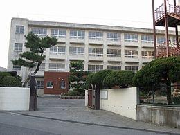 泉南市信達市場の中古一戸建て(泉南市立信達中学校)