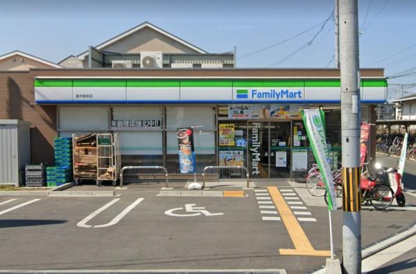 堺市西区鳳西町１丁　共同住宅(ファミリーマート富木駅前店)