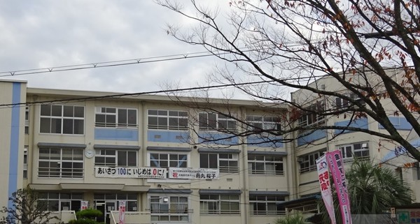 メゾンドール錦織公園　中古マンション(富田林市立金剛中学校)