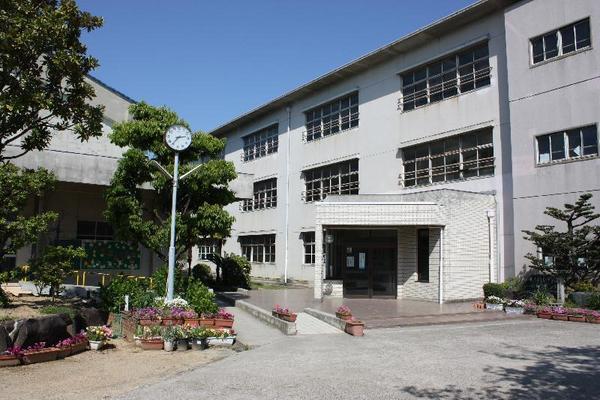 泉佐野市長滝の中古一戸建て(泉佐野市立末広小学校)
